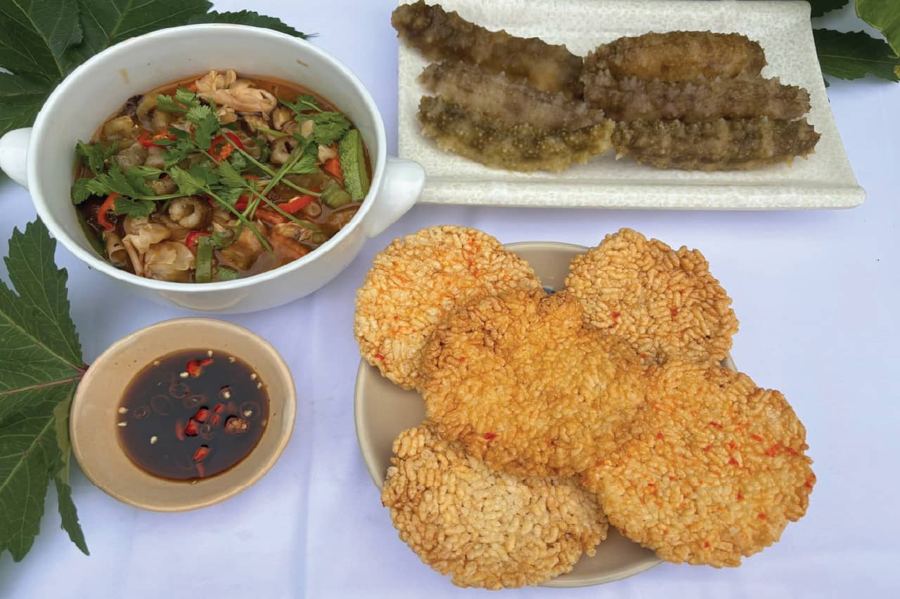 Món hải sâm cơm cháy