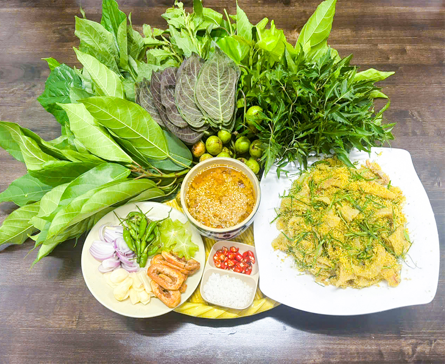 thưởng thức gỏi cá