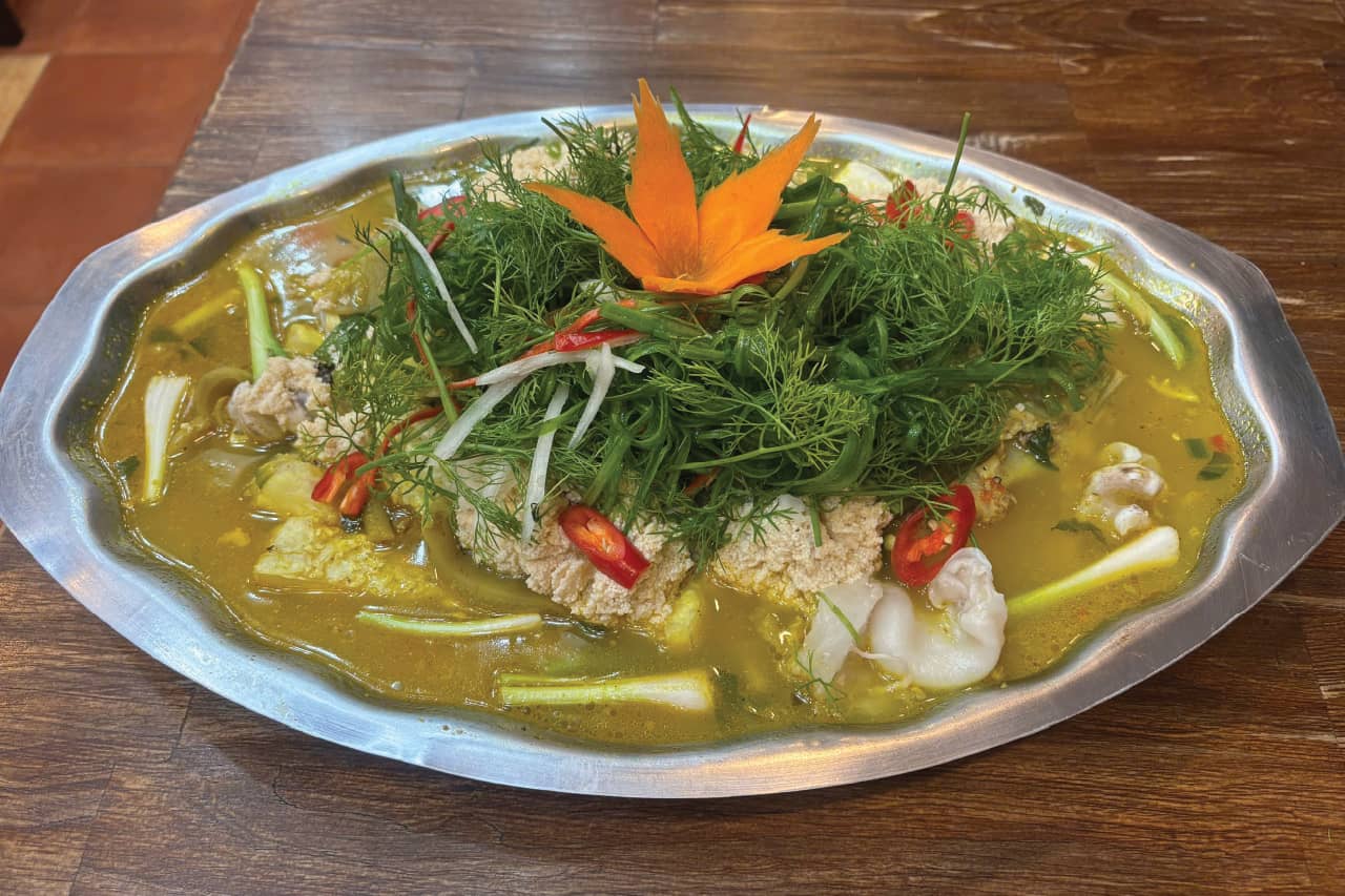 món đầu cá trắm ôm dưa